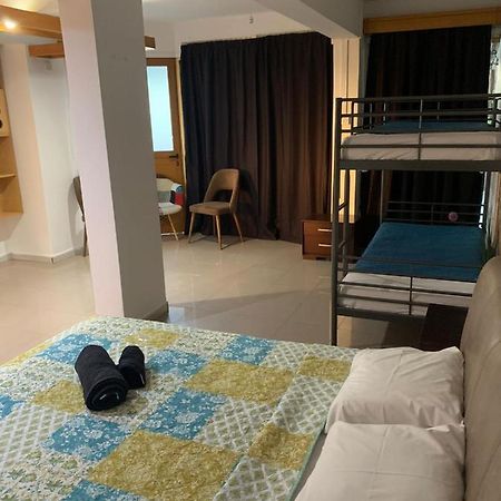 Ground Floor Apartment With Big Balcony Larnaca Exterior photo